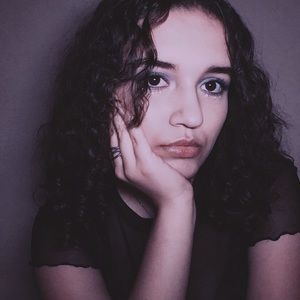 Meet your Posher, Victoria